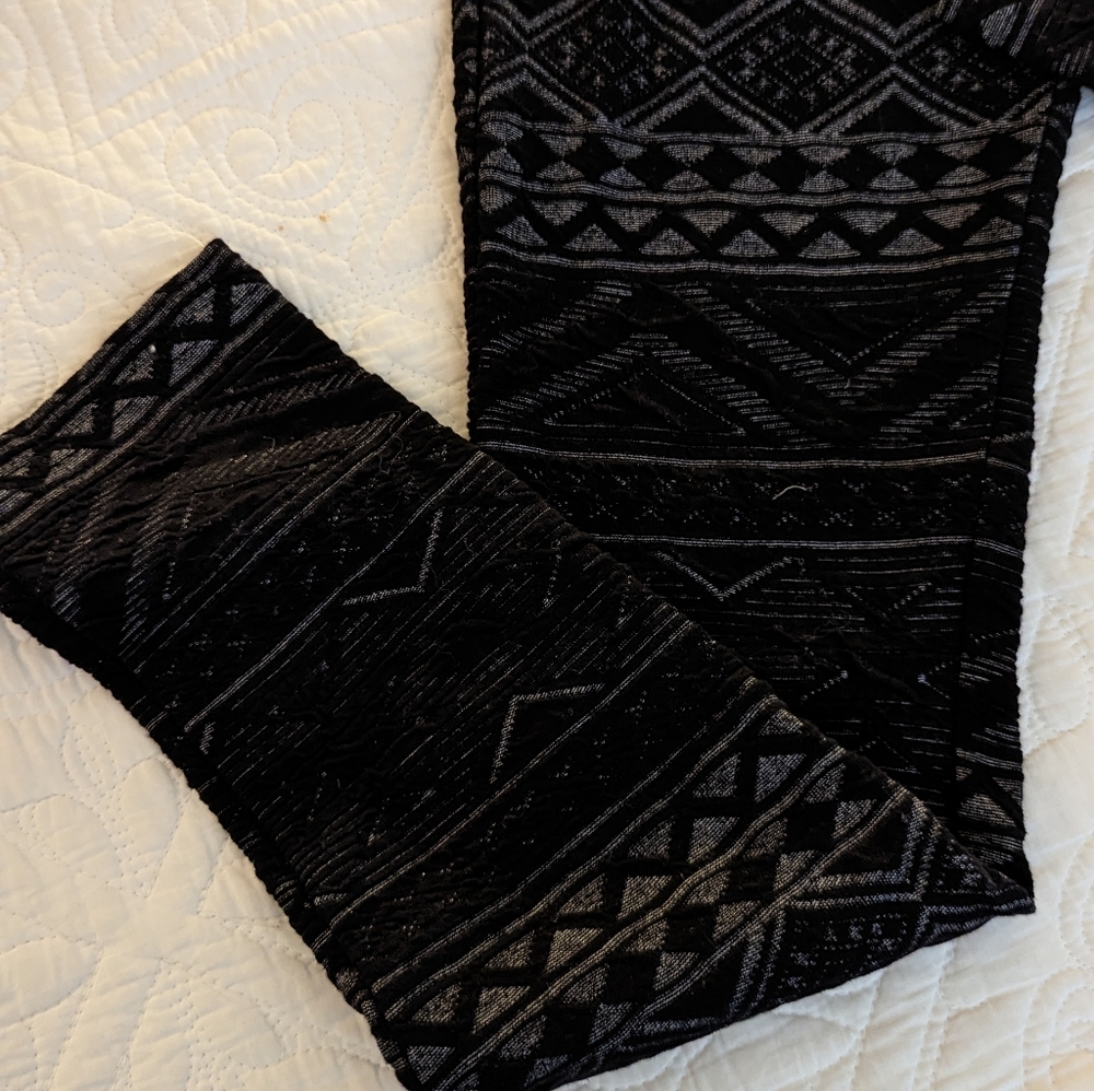 Patterned Black Textured Leggings Small